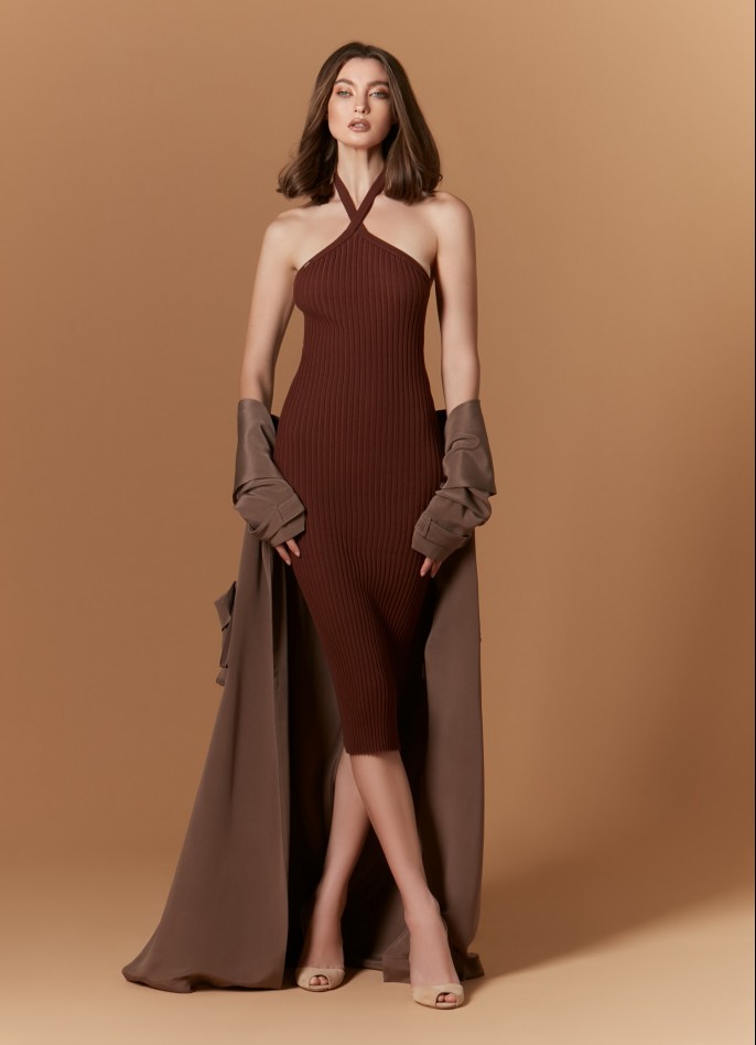 RIBBED KNIT HALTERNECK MIDI DRESS - BRUNETTE